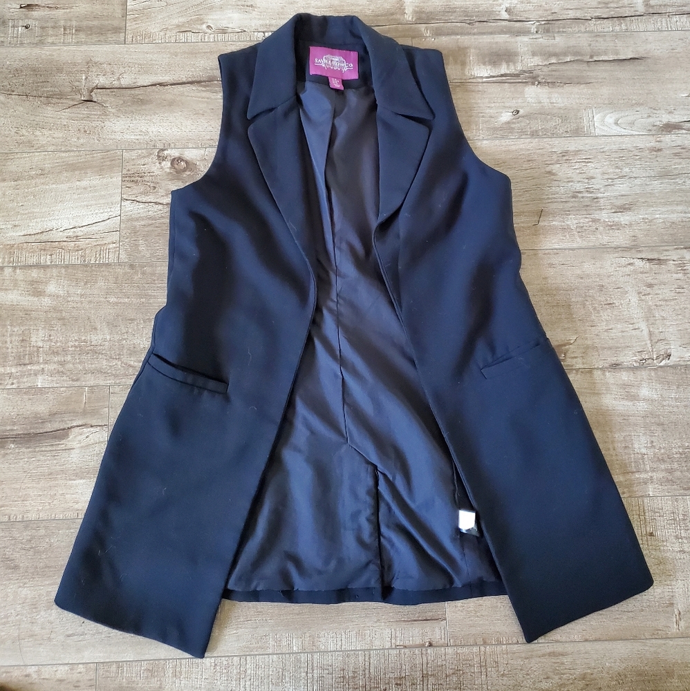 The Savile Row Co. LONDON Sleeveless Blazer
